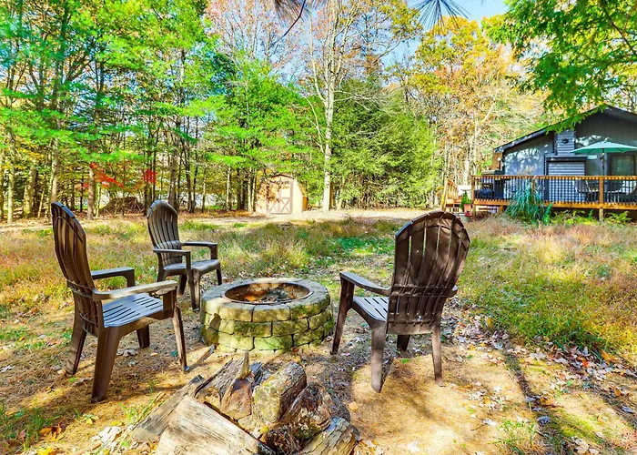 Quaint Jim Thorpe Cabin Retreat, Walk To Beach!