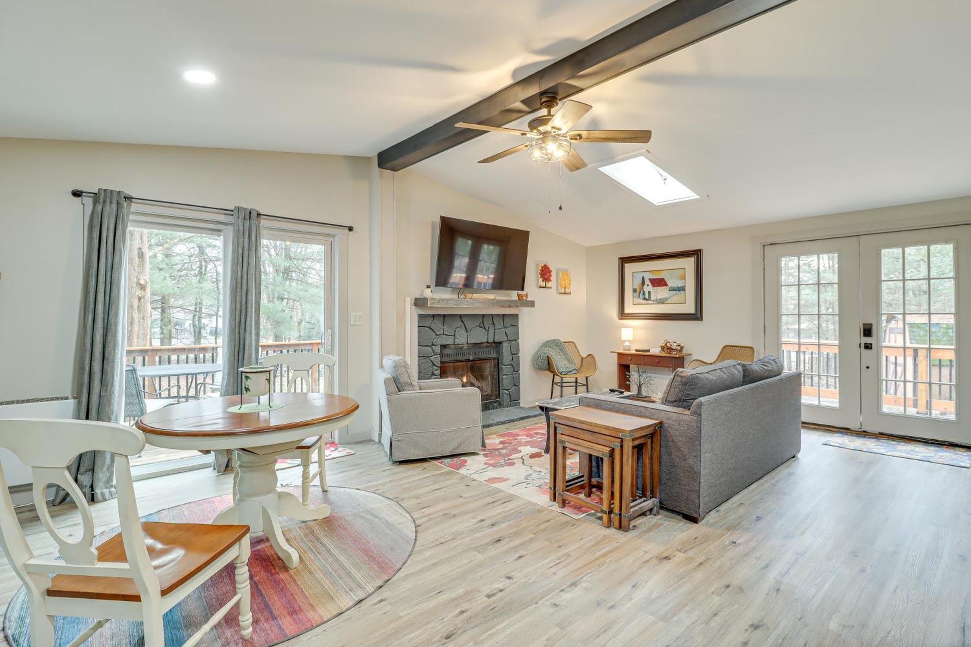 Quaint Retreat, Walk To Beach! Jim Thorpe
