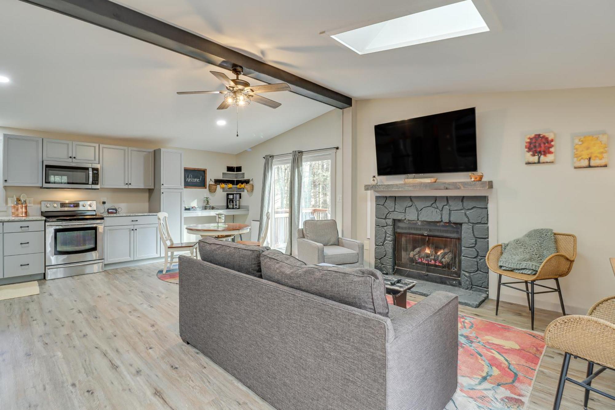 Holiday home Quaint Retreat, Walk To Beach! Jim Thorpe