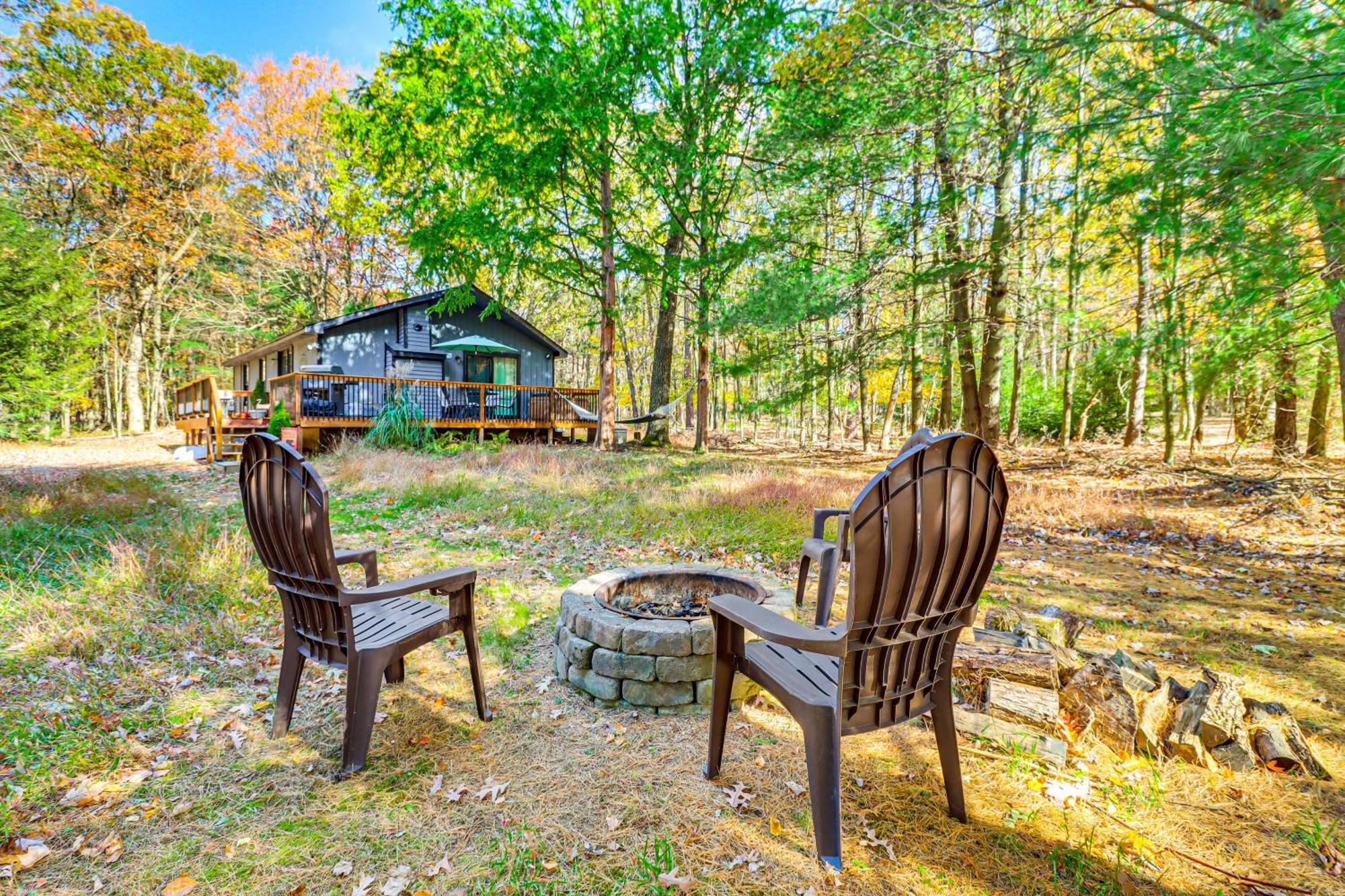 Holiday home Quaint Retreat, Walk To Beach!